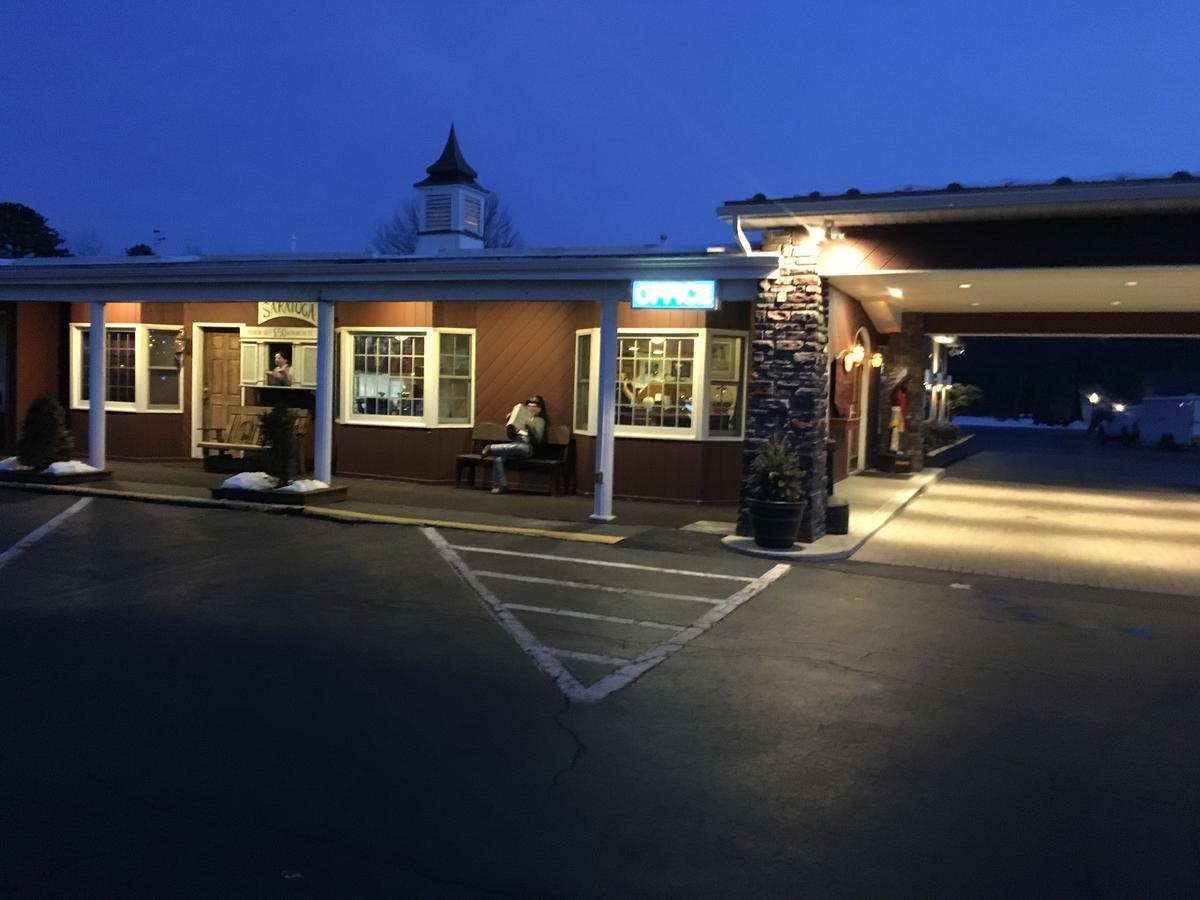 Landmark Motor Inn グレンズフォールズ エクステリア 写真