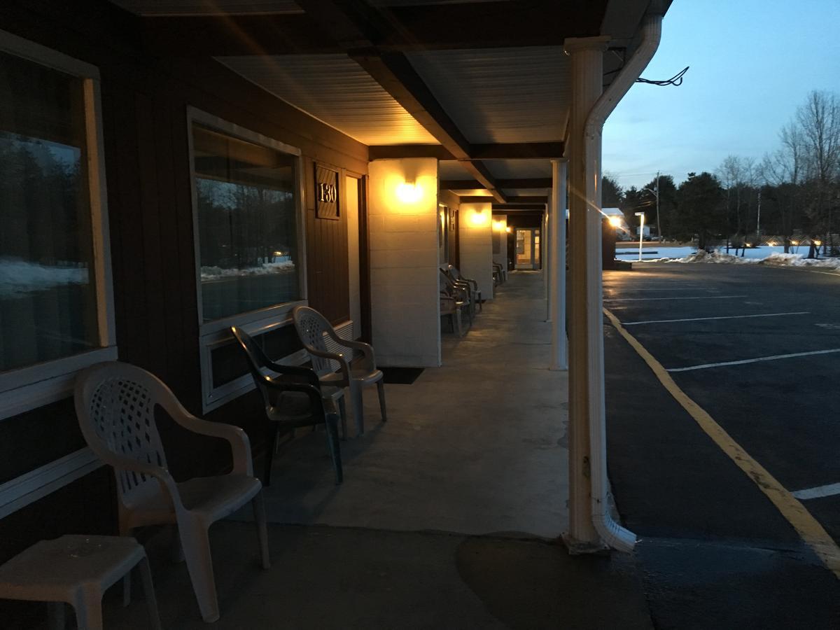 Landmark Motor Inn グレンズフォールズ エクステリア 写真