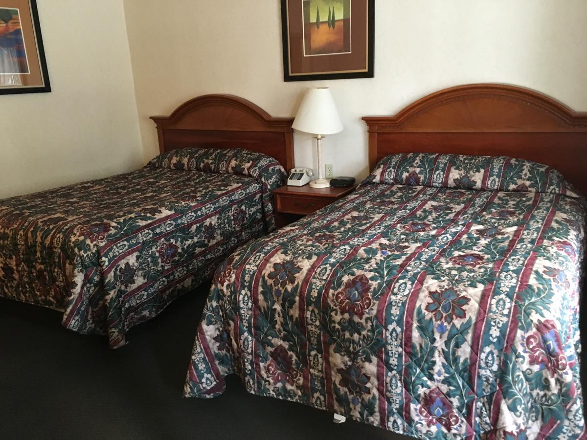 Landmark Motor Inn グレンズフォールズ エクステリア 写真