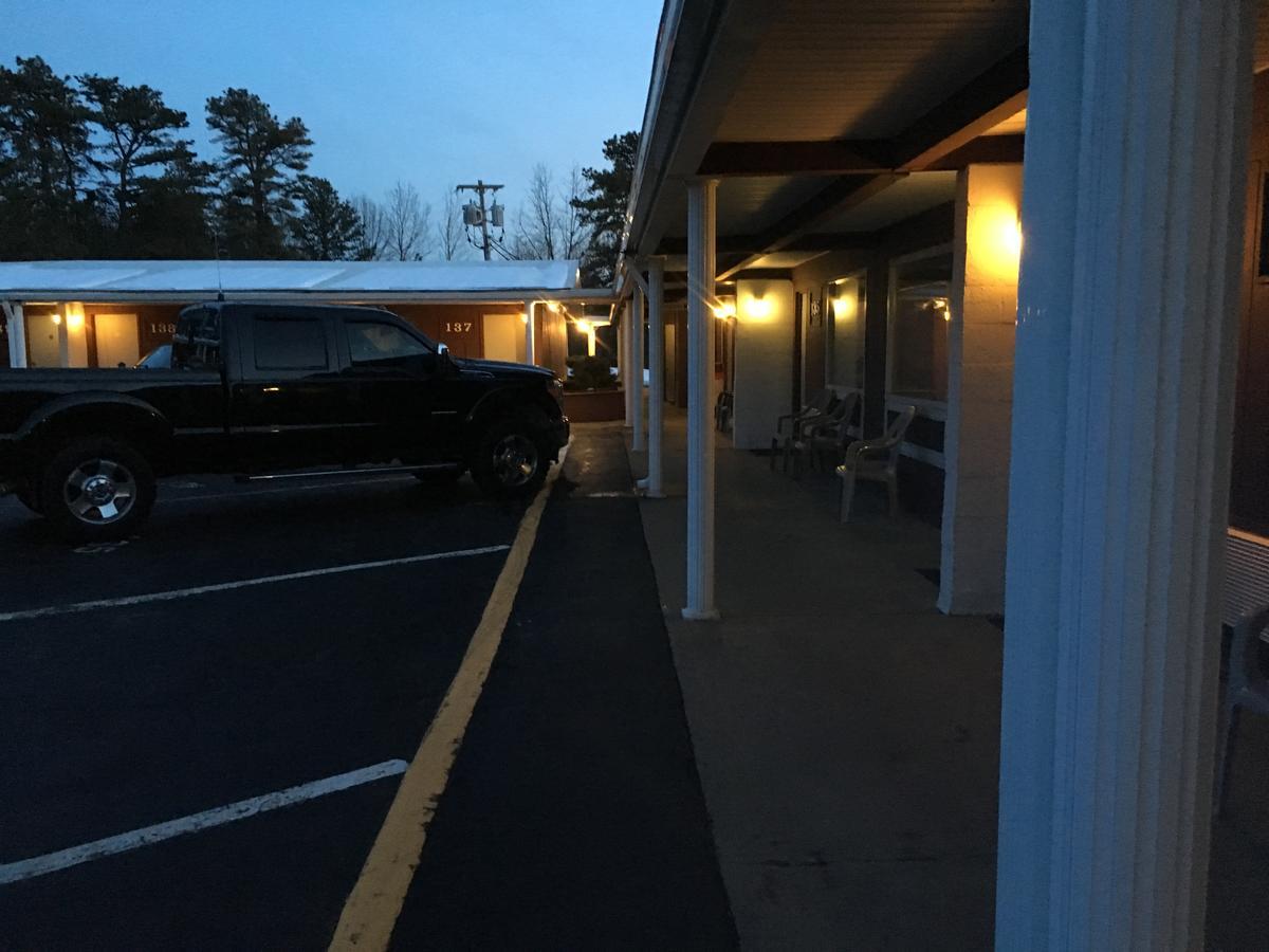 Landmark Motor Inn グレンズフォールズ エクステリア 写真