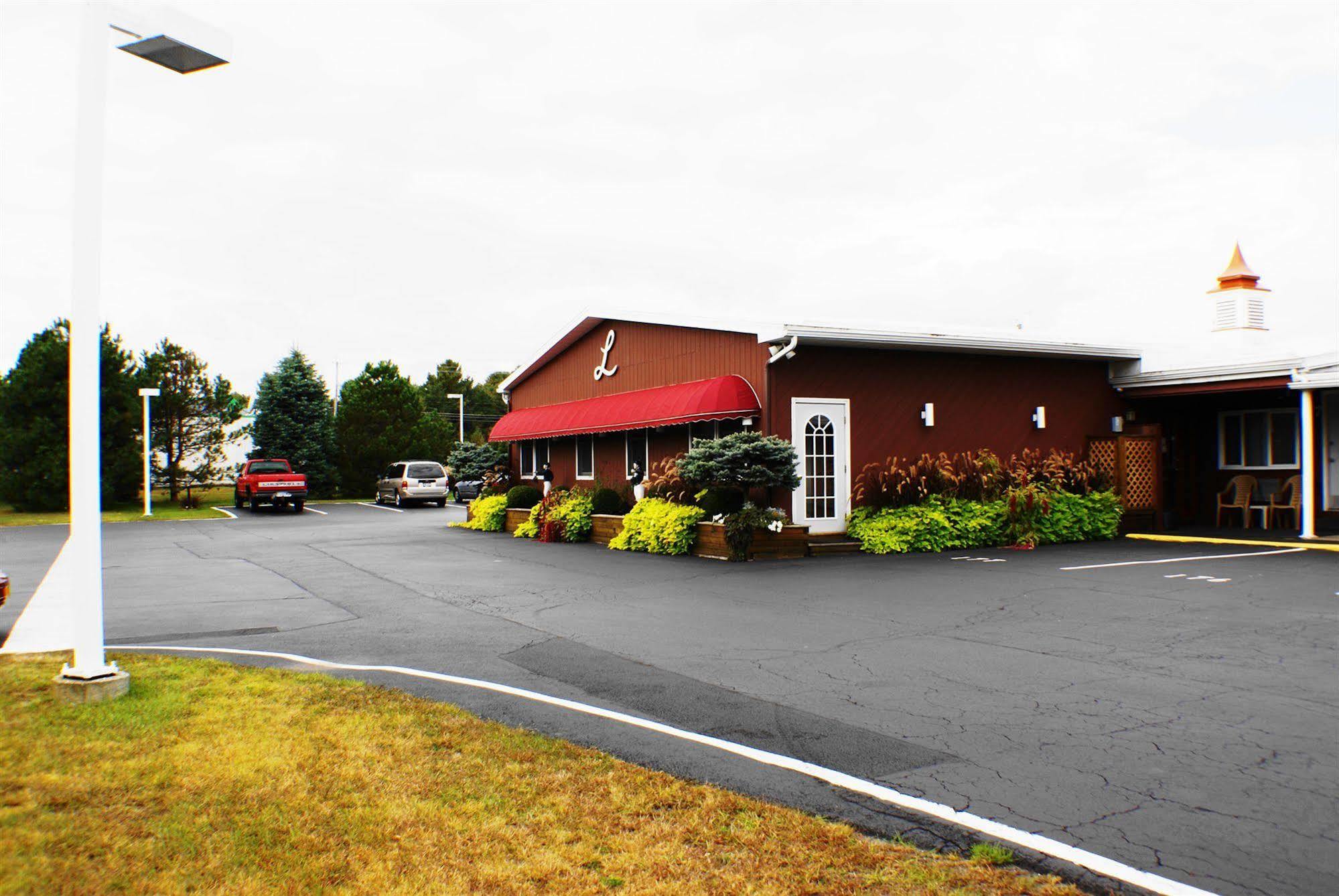 Landmark Motor Inn グレンズフォールズ エクステリア 写真